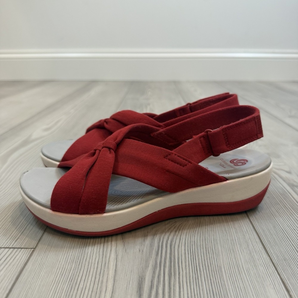 Clarks Arla Belle Womens 8 Strappy Cross Band Sandals Open Toe Red